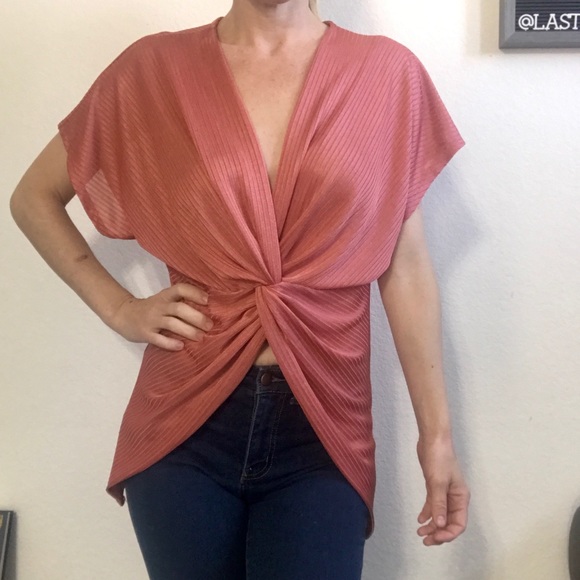 ‼️Metallic PEACH knotted Top Size Small ‼️ - Picture 2 of 8
